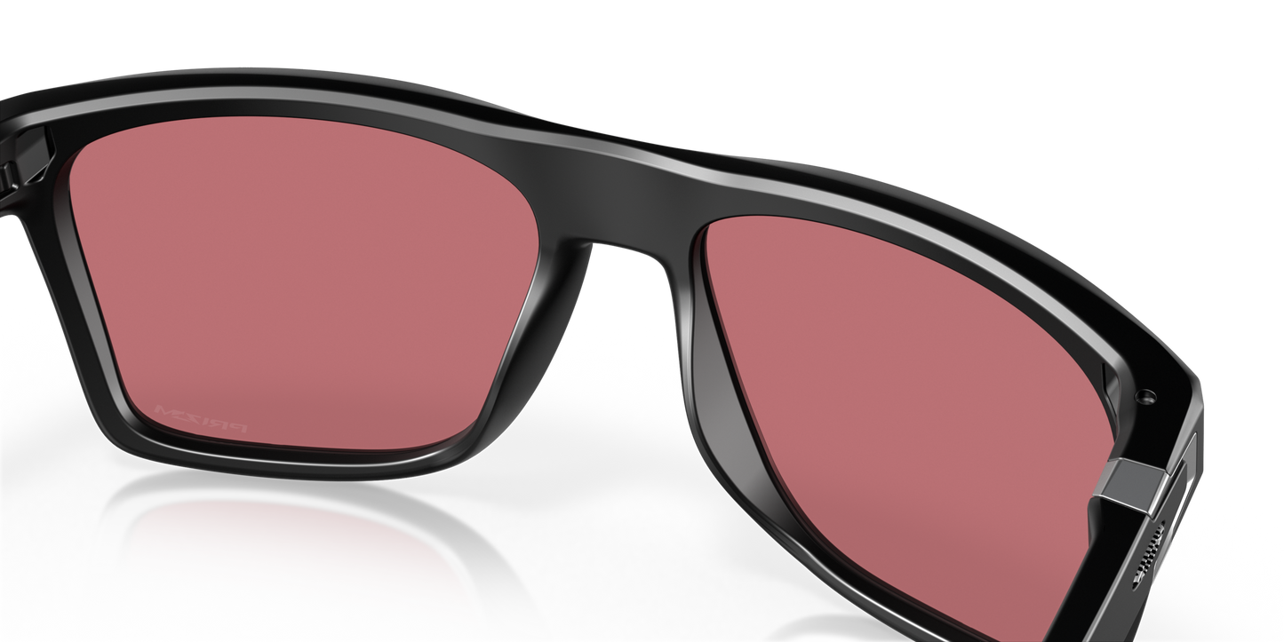 [Prizm Dark Golf Lenses, Matte Black Frame]
