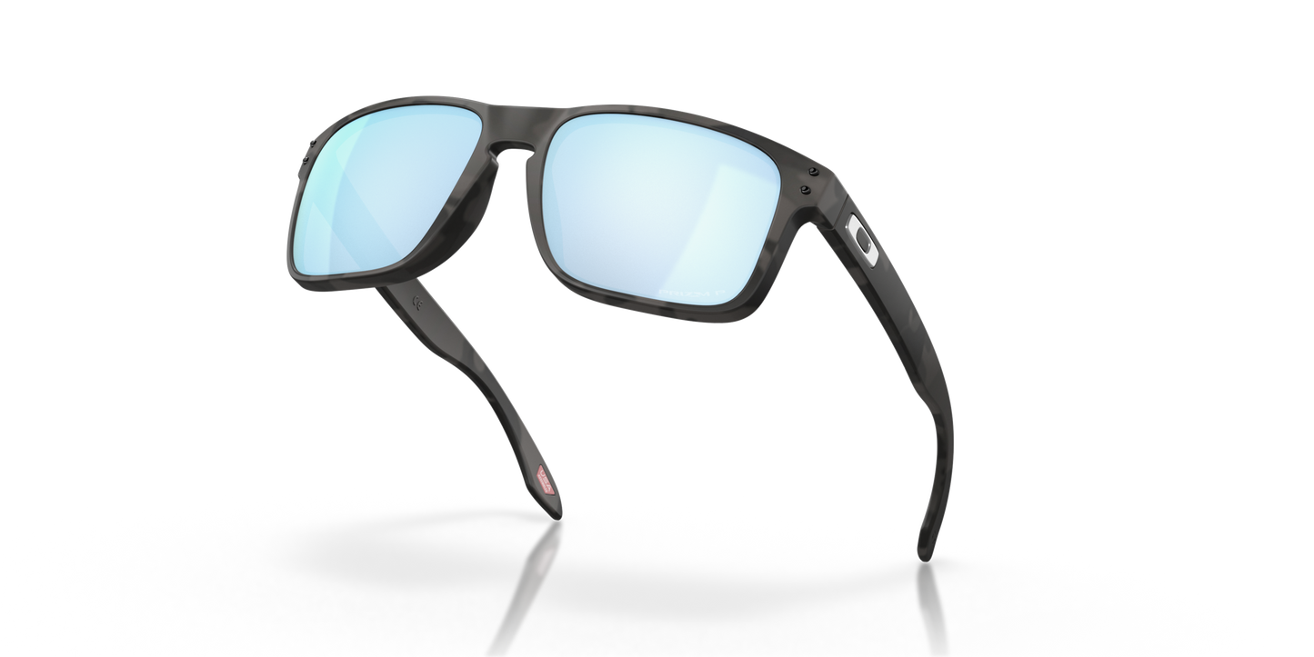 [Prizm Deep Water Polarized Lenses, Matte Black Camo Frame]