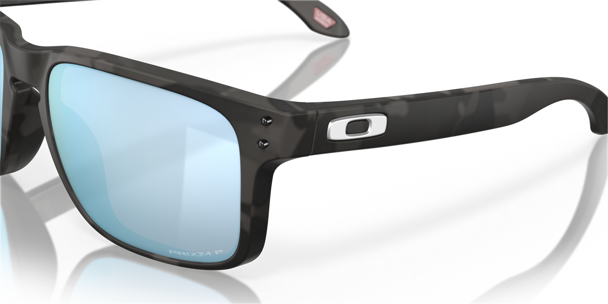 [Prizm Deep Water Polarized Lenses, Matte Black Camo Frame]