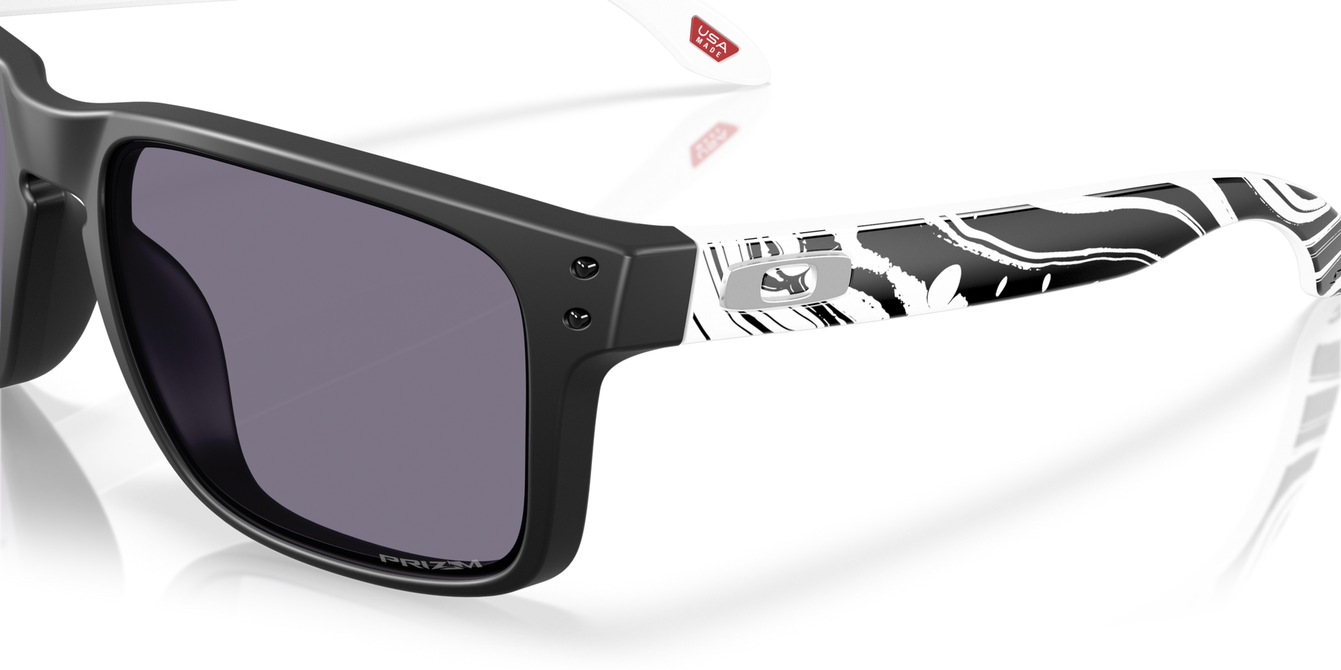 [Prizm Grey Lenses, Matte Black Frame]