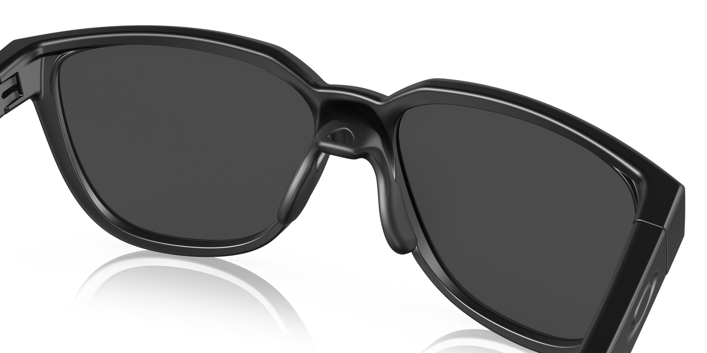 [Prizm Black Polarized Lenses, Matte Black Frame]