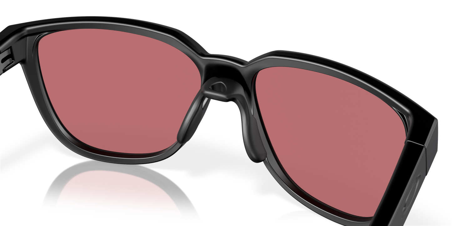[Prizm Dark Golf Lenses, Matte Black Frame]