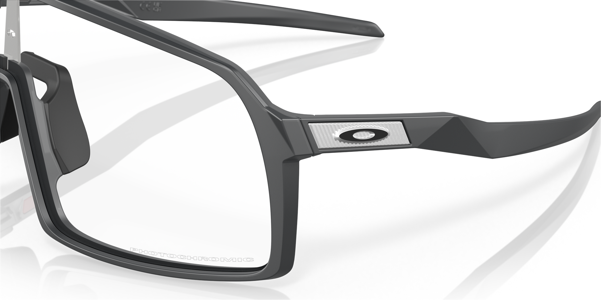 [Clear To Black Iridium Photochromic Lenses, Matte Carbon Frame]