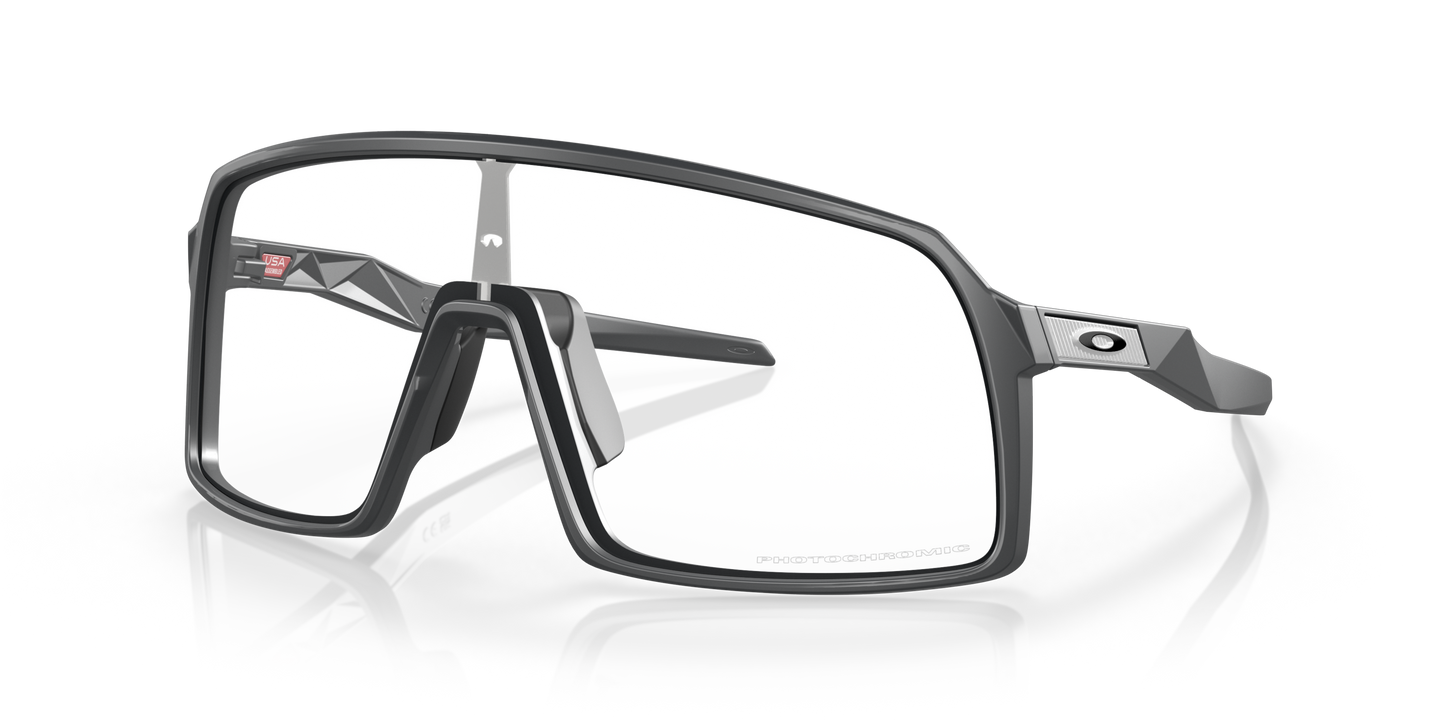 [Clear To Black Iridium Photochromic Lenses, Matte Carbon Frame]
