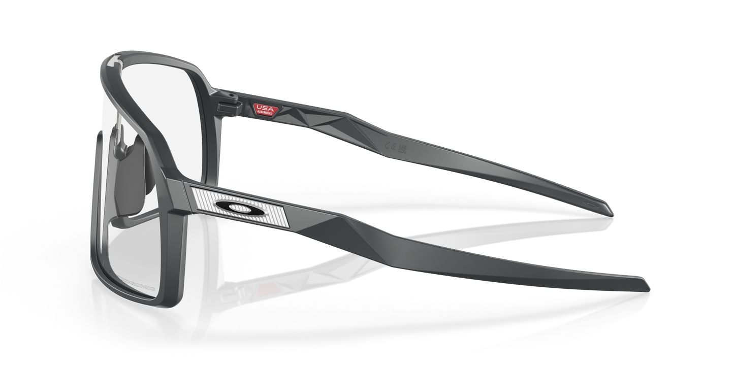 [Clear To Black Iridium Photochromic Lenses, Matte Carbon Frame]