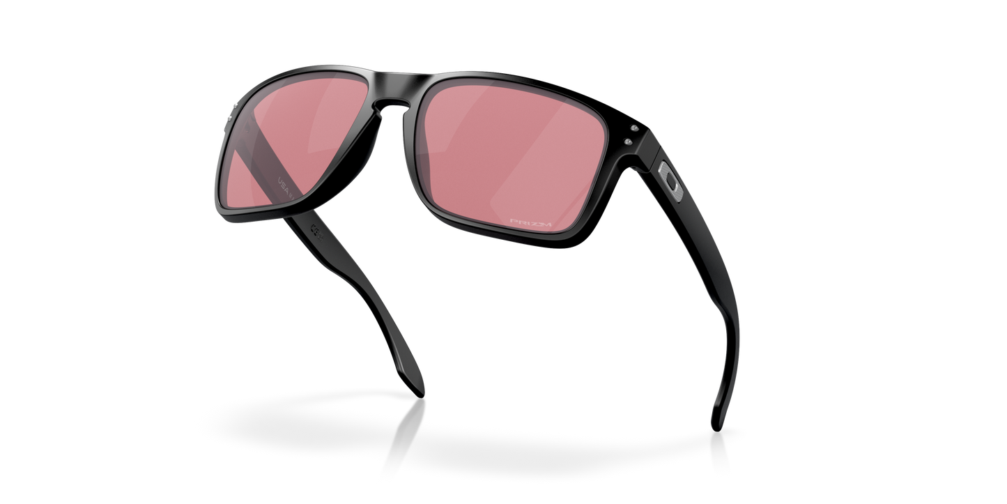[Prizm Dark Golf Lenses, Matte Black Frame]