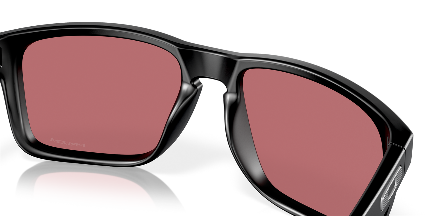 [Prizm Dark Golf Lenses, Matte Black Frame]