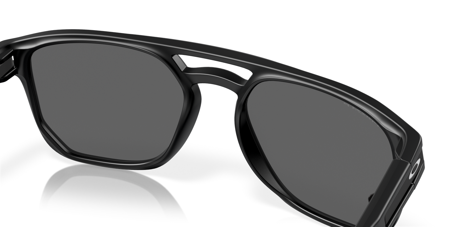 [Prizm Black Polarized Lenses, Matte Black Frame]