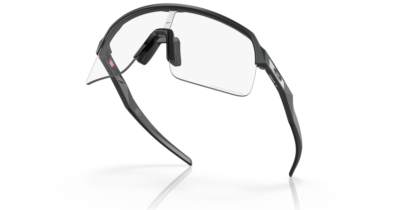 [Clear To Black Iridium Photochromic Lenses, Matte Carbon Frame]