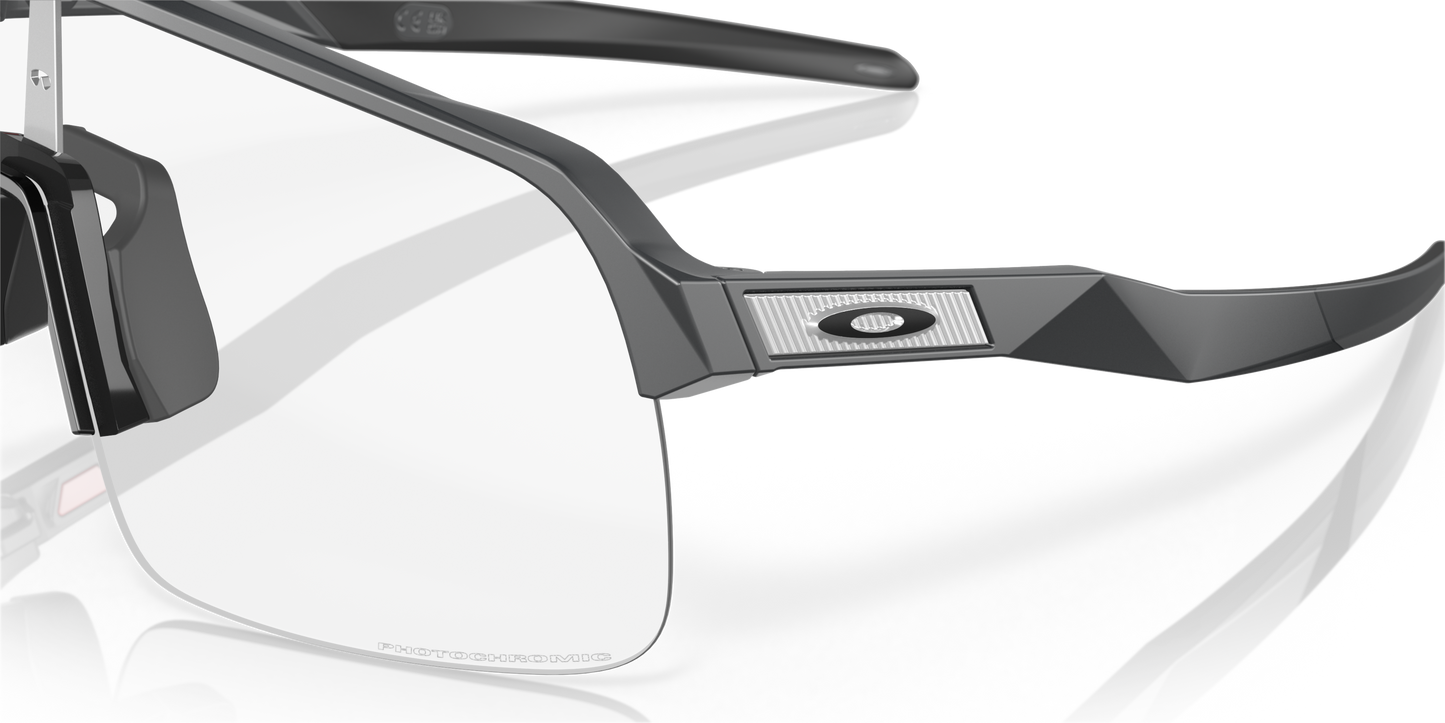 [Clear To Black Iridium Photochromic Lenses, Matte Carbon Frame]