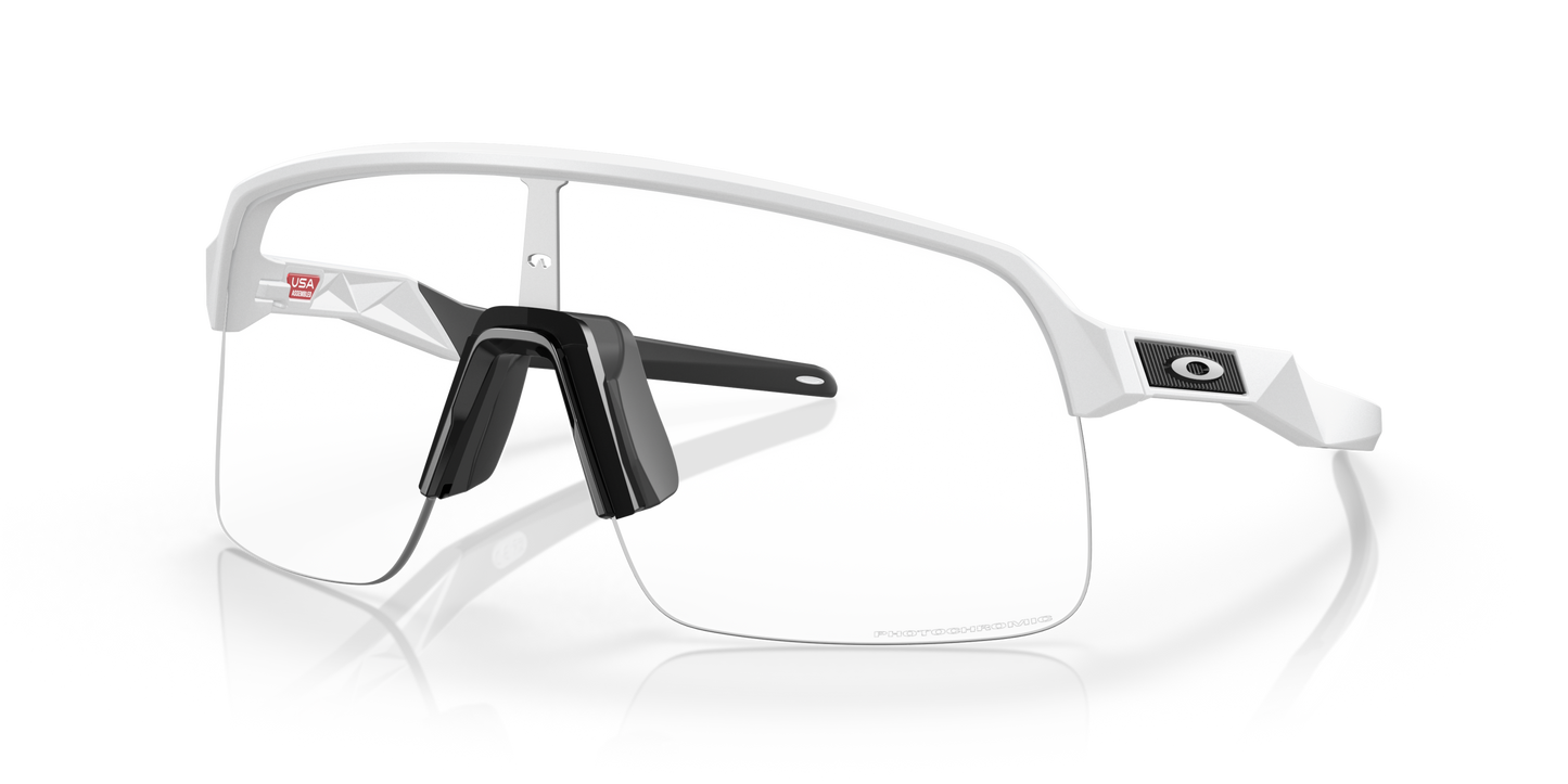 [Clear To Black Iridium Photochromic Lenses, Matte White Frame]