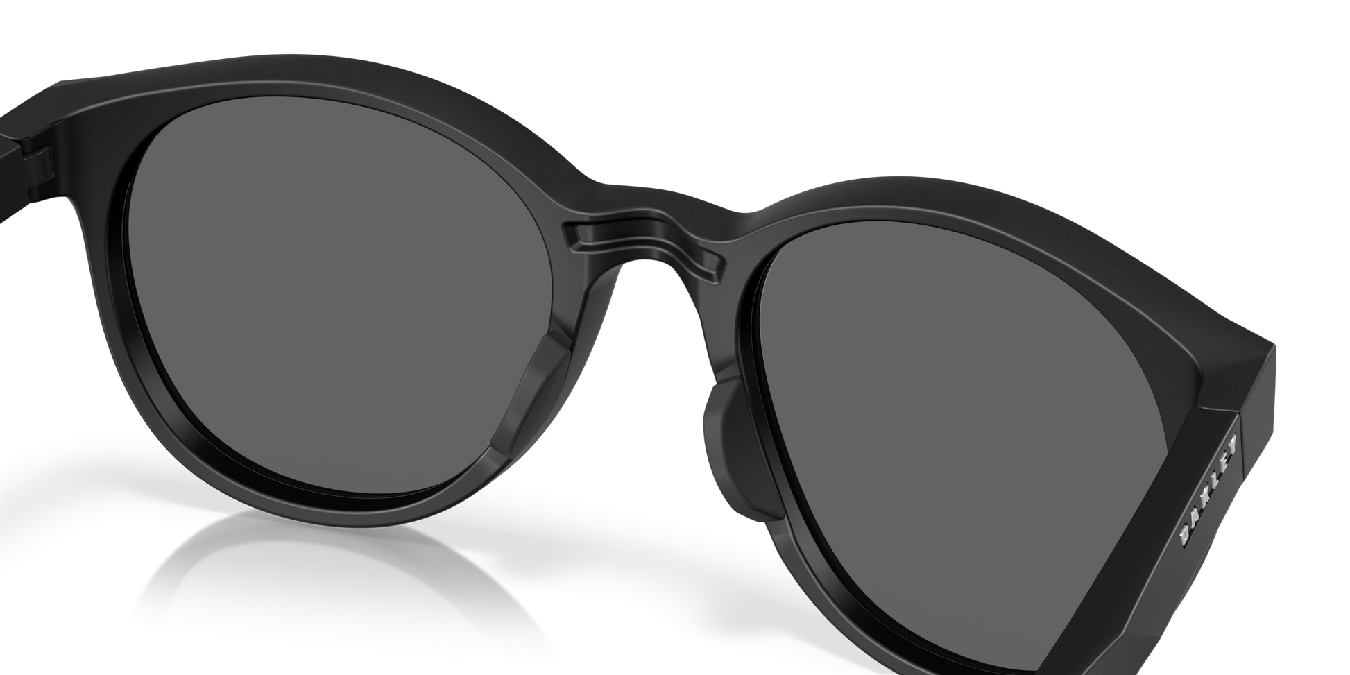 [Prizm Black Polarized Lenses, Matte Black Frame]