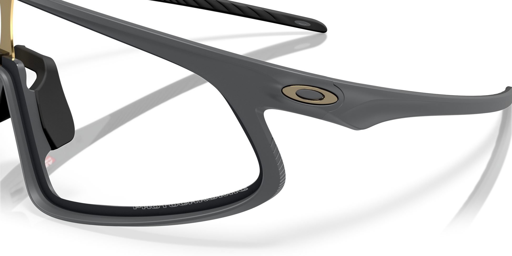 [Clear To Black Iridium Photochromic Lenses, Matte Carbon Frame]