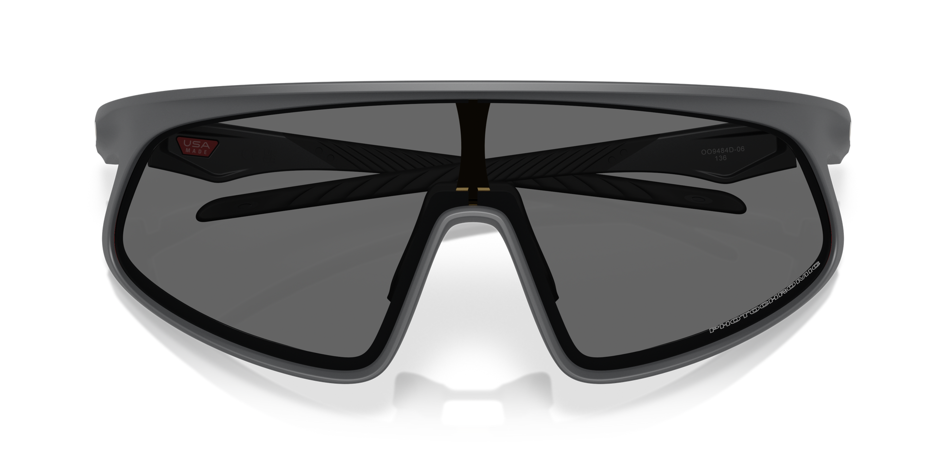 [Clear To Black Iridium Photochromic Lenses, Matte Carbon Frame]