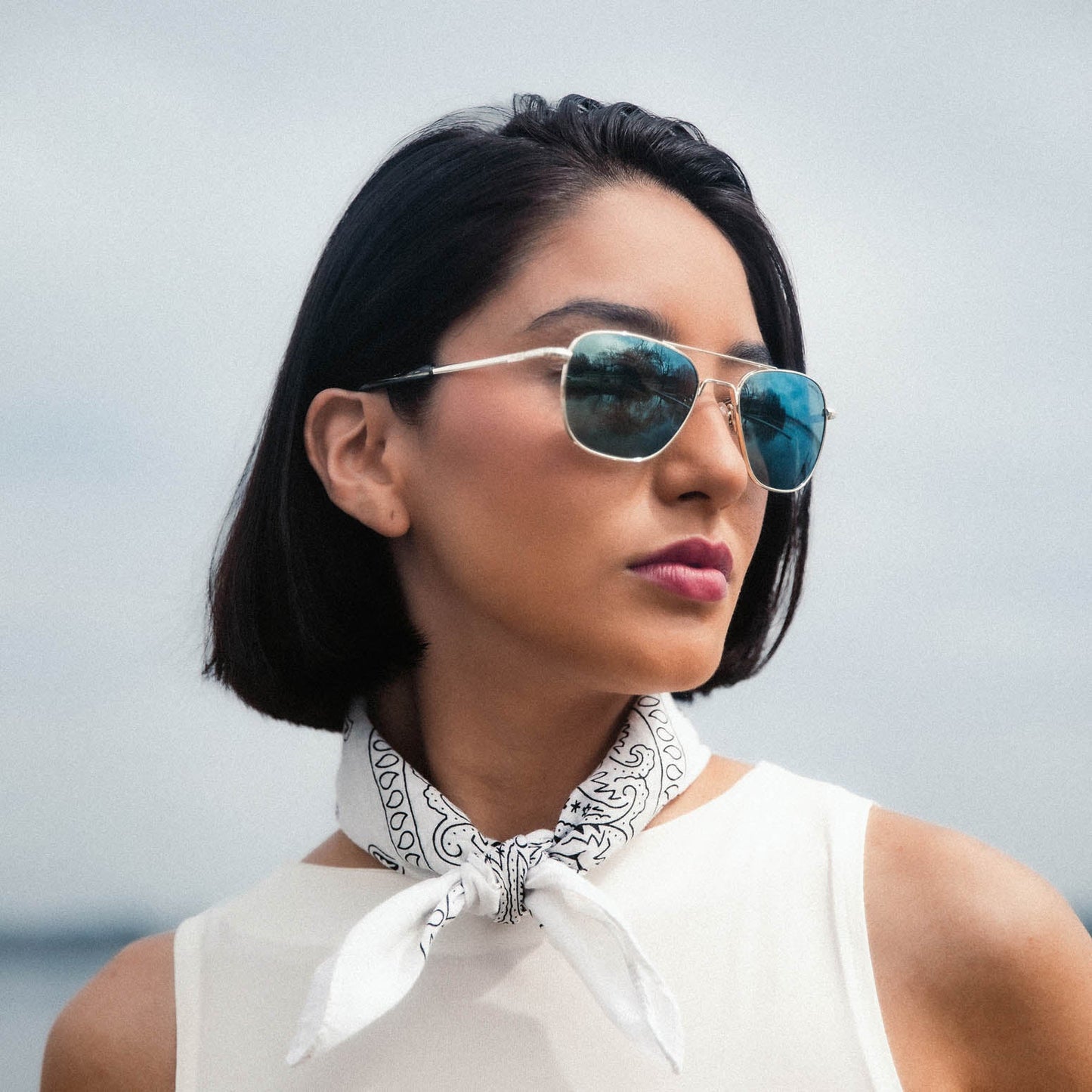 [23k White Gold & Cobalt Polarized Glass Lens]