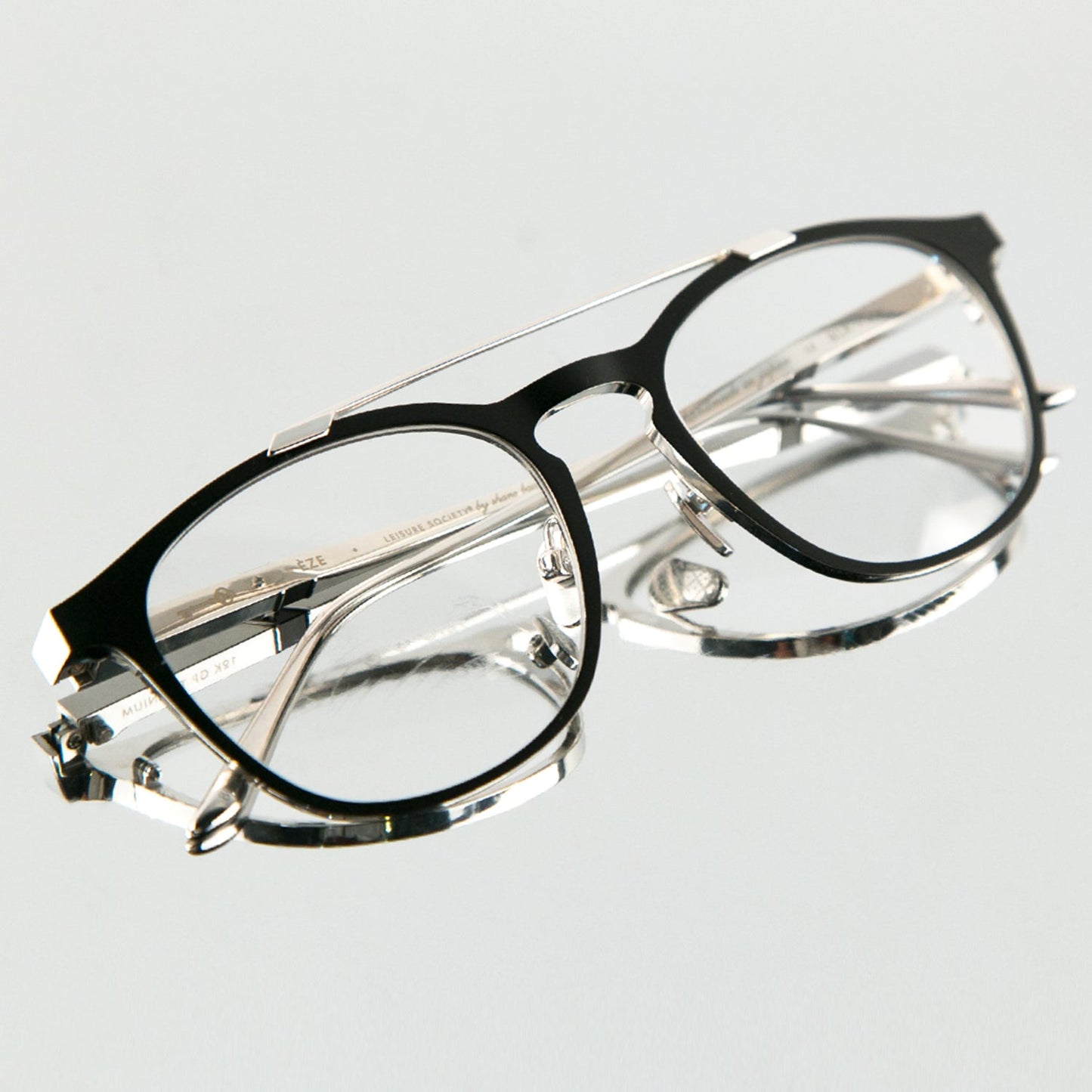 [Navy / Antique Silver]