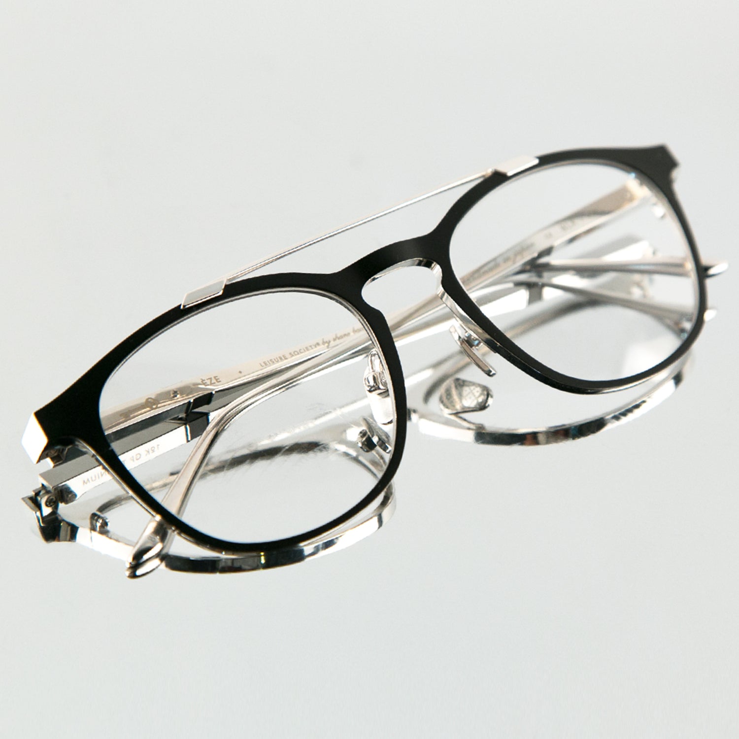 [Navy / Antique Silver]