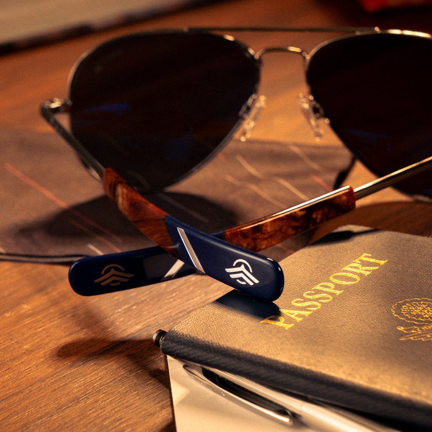 [Gunmetal & Atlantic Blue Polarized Nylon Lens]