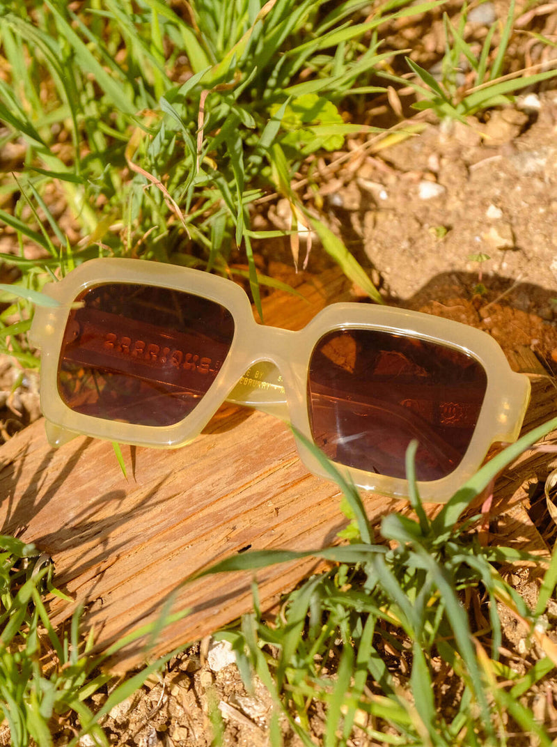 [Villa / Vibrant Brown]