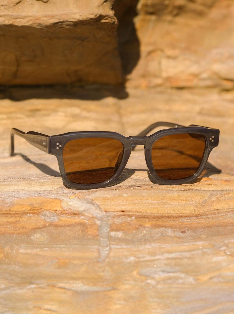 [Absinthe / Vibrant Brown Polarized]