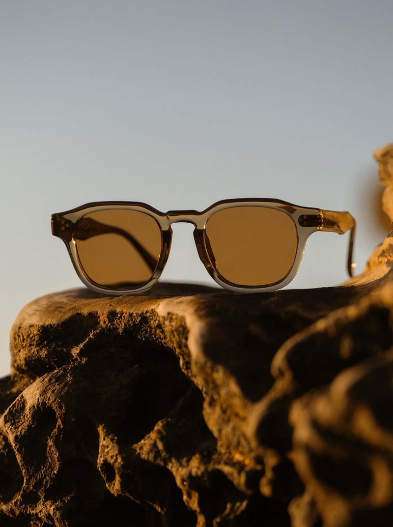 [Ghost / Vibrant Brown Polarized]