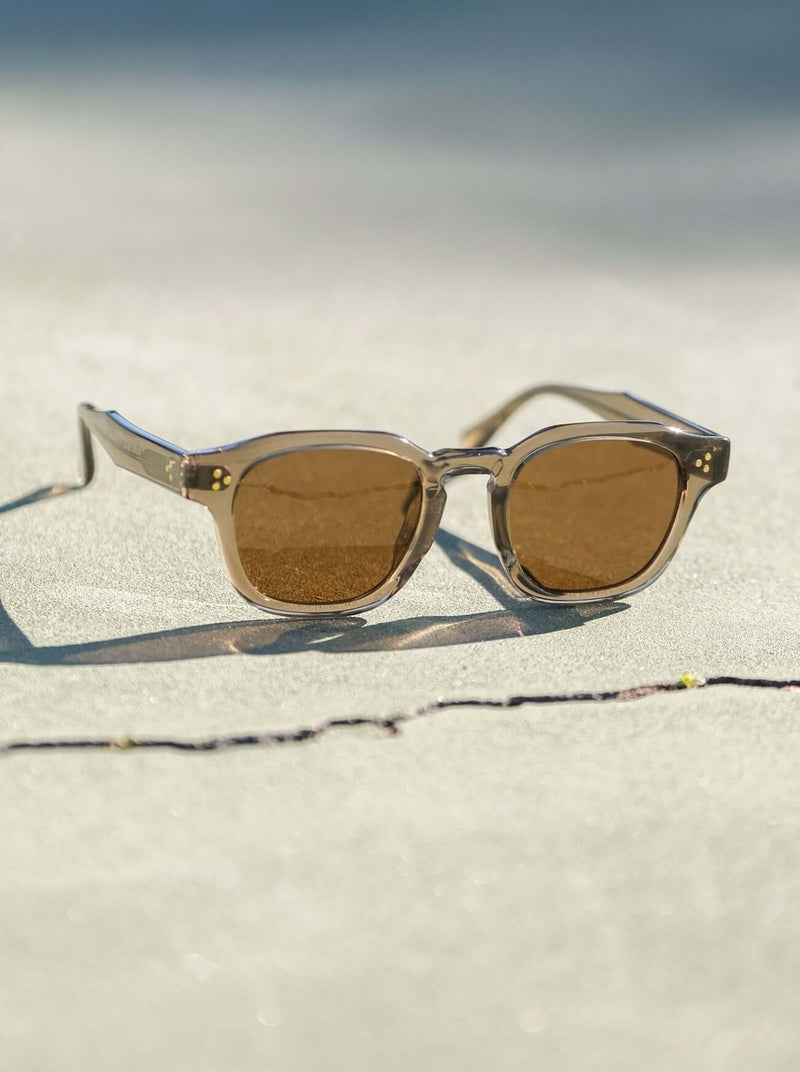 [Ghost / Vibrant Brown Polarized]