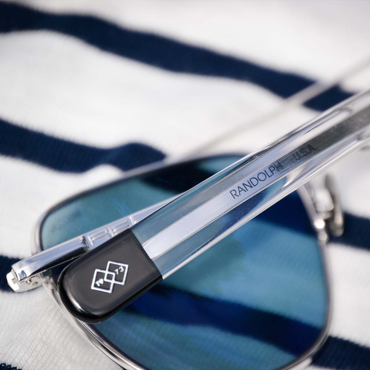 [23k White Gold & Blue Hydro Non-Polarized Glass Lens]