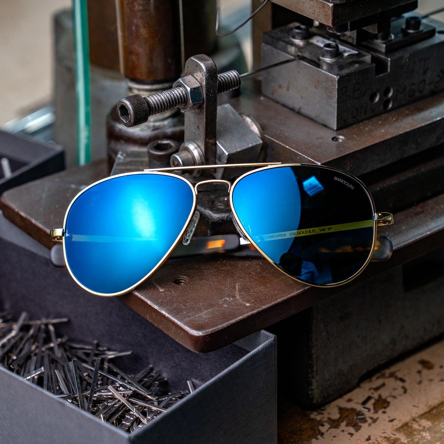 [23k Gold & Cobalt Polarized Glass Lens]