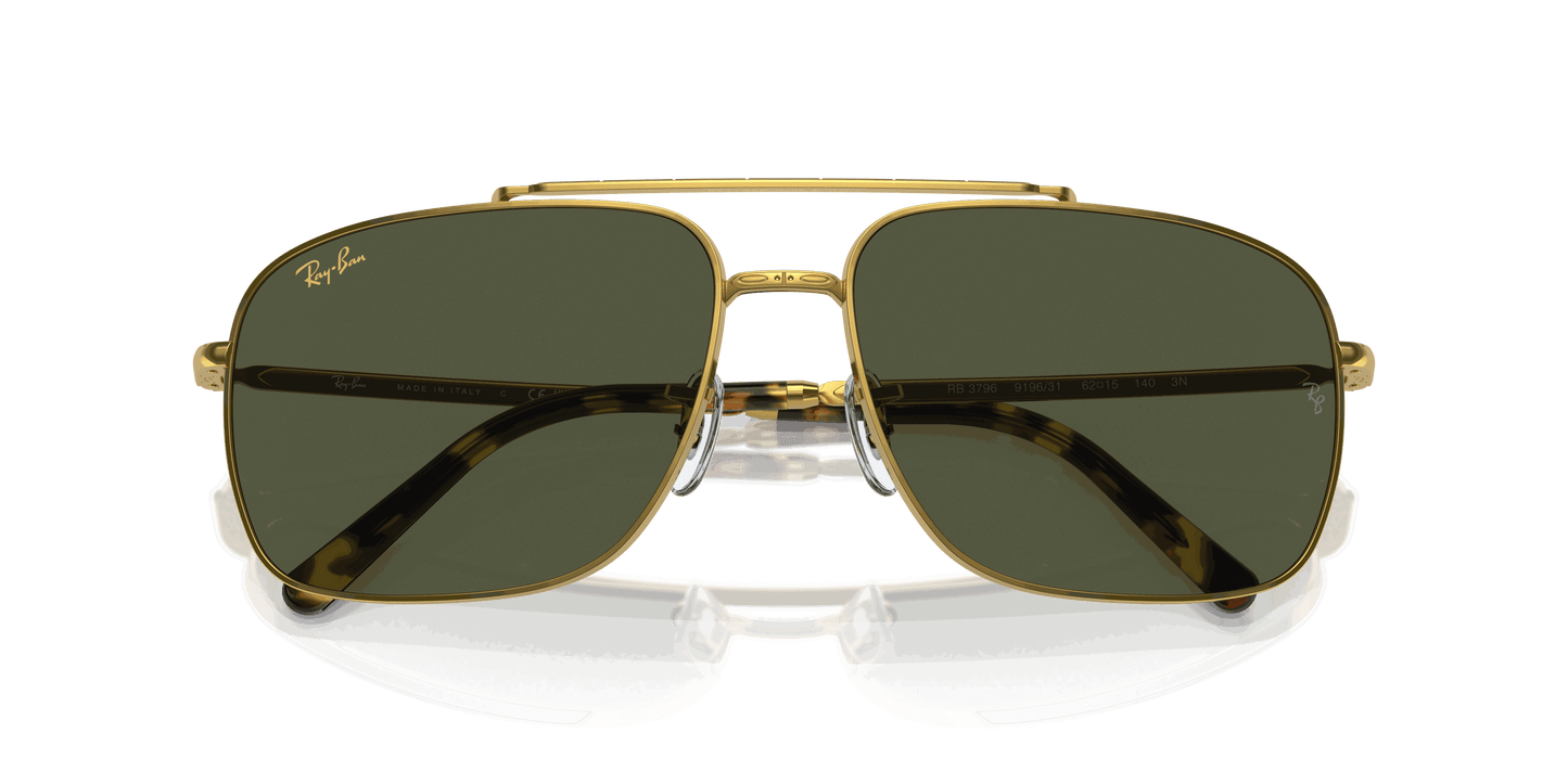 [Green Lenses, Polished Gold Frame]