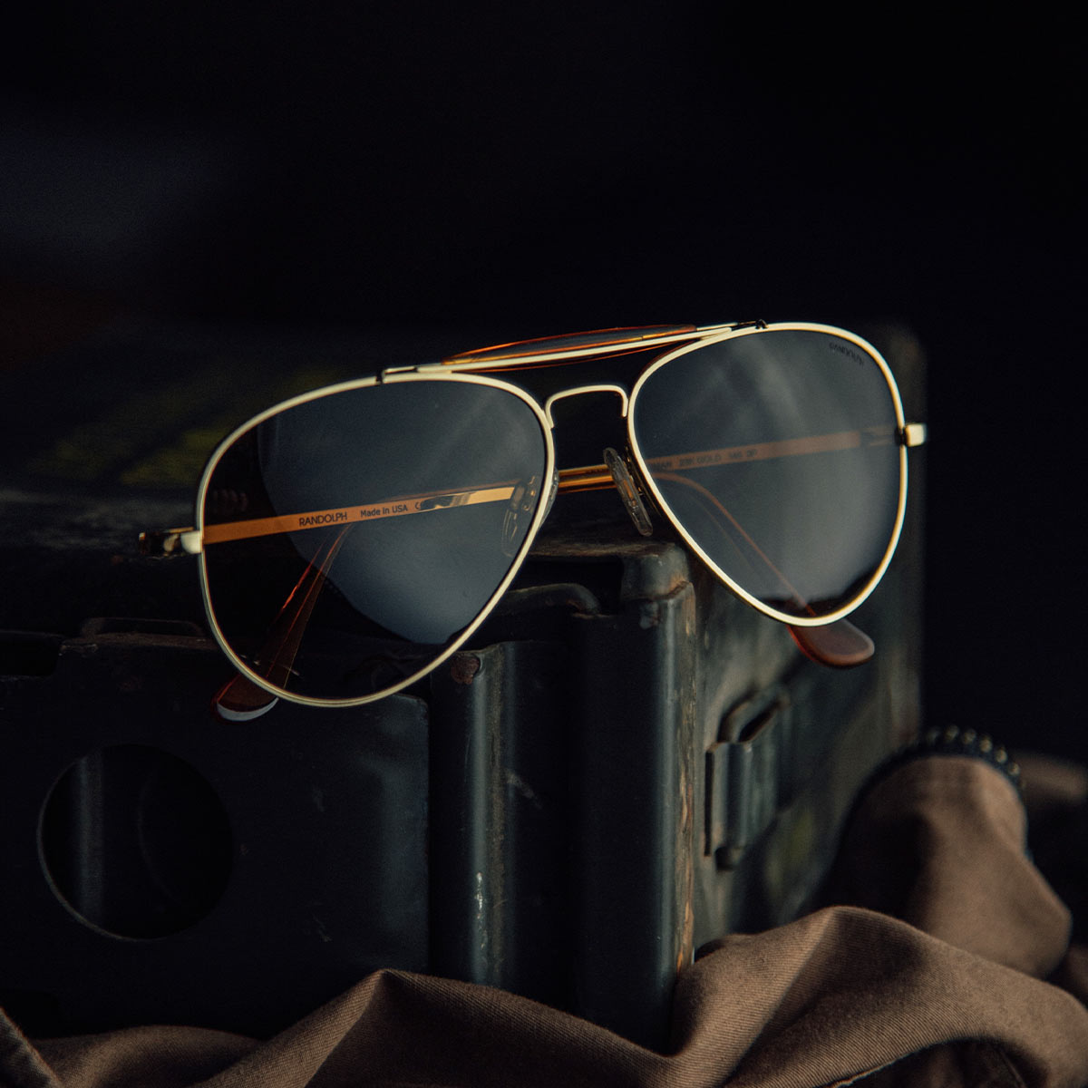 [23k Gold & American Tan Polarized Glass Lens]